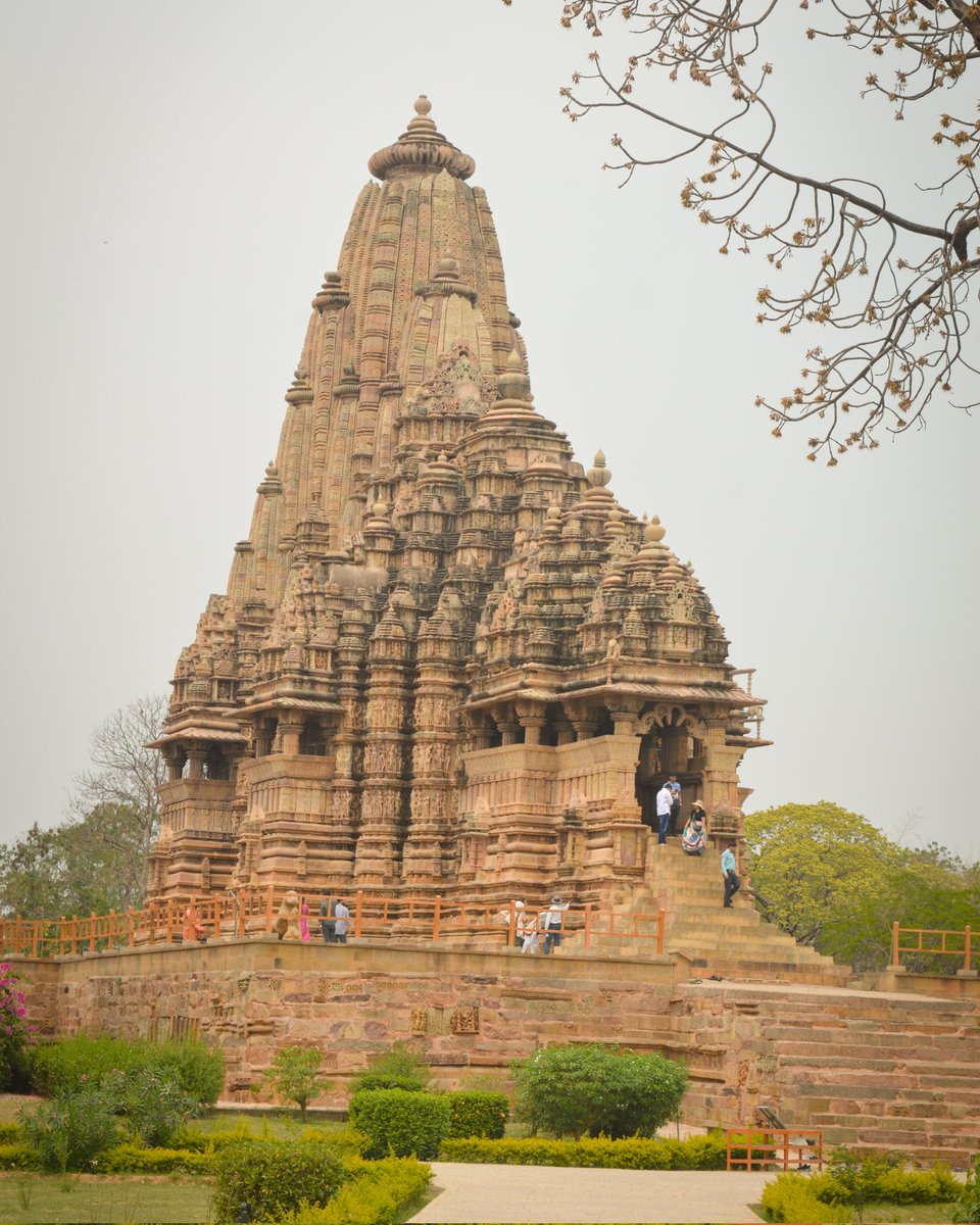 Khajuraho temple 
.
Once time visit there 
You can see amazing temples and many more .
.
📍City of temples - khajuraho madhya pradesh 
.
Shot on Nikon 3200D
.
<a href="/MPTourism/">Madhya Pradesh Tourism</a> 
<a href="/MPTourismIndia/">MP Tourism India</a> 
<a href="/khajurahodekho/">visit Khajuraho</a> 
<a href="/NikonIndia/">Nikon India Official</a>