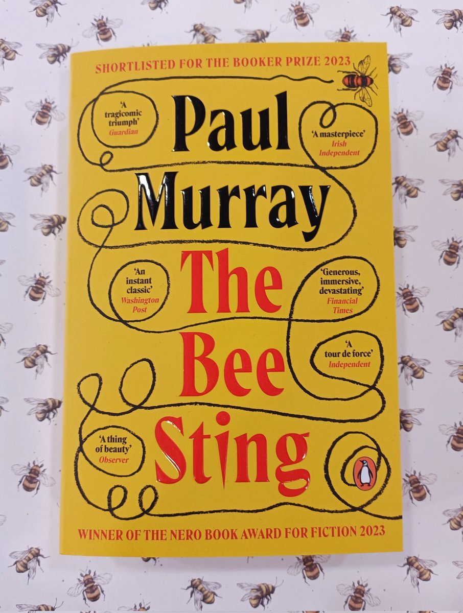 It's #Fridayreads time
Donna has sworn enemies having to work together to save their building in #NosyNeighbours 
Also raving about Paul Murray's The Bee Sting, an incredibly enjoyable read about a rural Irish family on the edge of ruin
#waterstones #books
waterstones.com/book/nosy-neig…