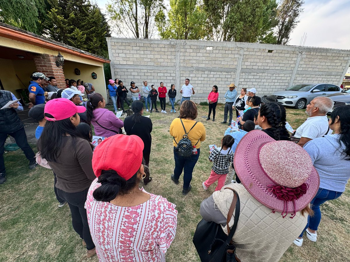 braulioalvarezj's tweet photo. #EsTiempo
De mejores avenidas y calles para el #Distrito2Toluca
Ante vecinas y vecinos de #SanFranciscoTotoltepec me comprometí a hacer las gestiones y exhortos necesarios en la legislatura para el reencarpetado de la Avenida de las Partidas y su ampliación a cuatro carriles. https://t.co/z6pvNlEc0r