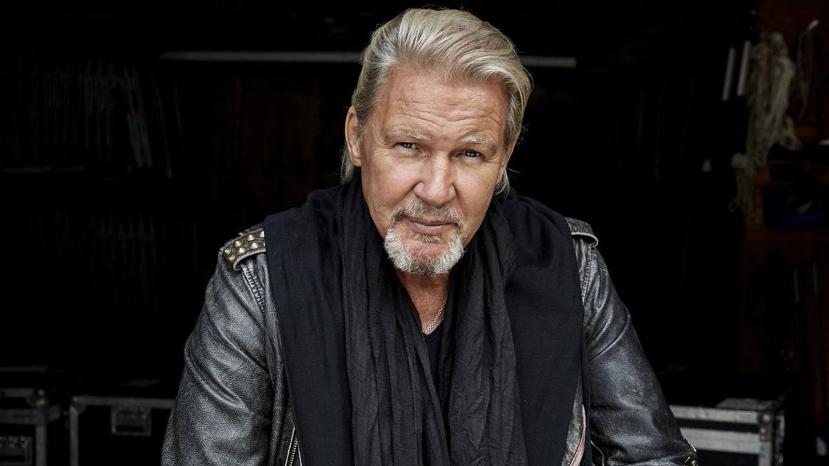 Annunciato un altro ospite che si esibirà nel corso della prima semifinale di Martedì 7 Maggio. L'irlandese Johnny Logan vincitore dell'Eurovision 1980 e 1987! #ESCita #eurovision2024 #johnnylogan #eurovision #ogaeitaly