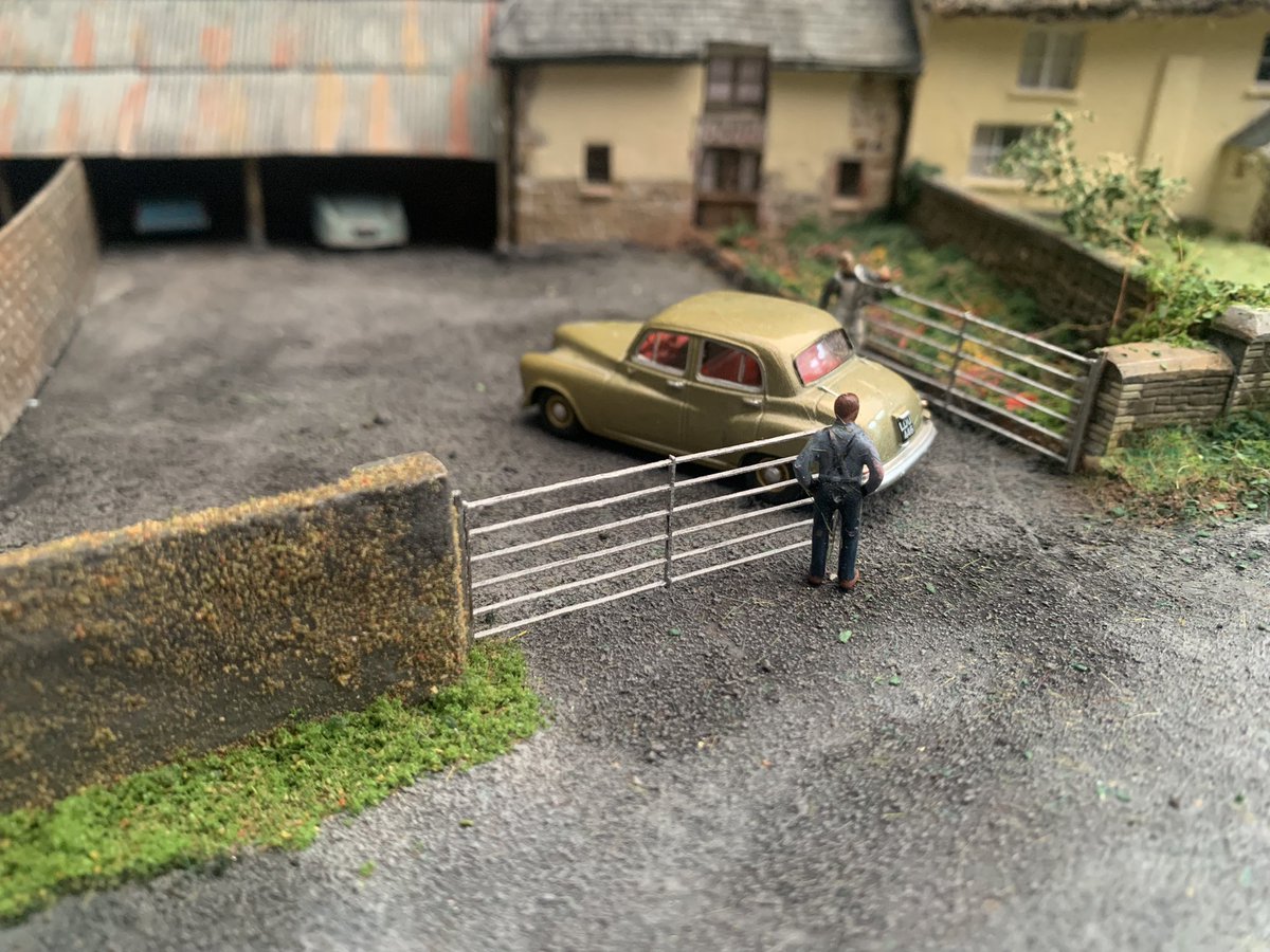 Indeed it was Mr Horsass from Horsass Bolted Gate Co arriving in the Jag yesterday and he’s just arrived to check on progress. 

Ernie is leaning on the gate as he hasn’t hung it yet…

#ErnieandBert

#earlybiz