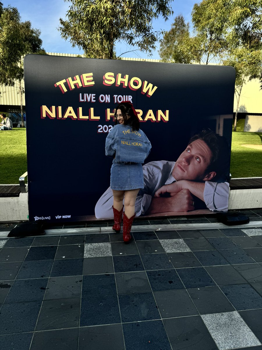 adoredeanna's tweet image. HOME SHOW!
Night 3/4 ❤️💙🤍#bachweekend #girlstrip 
@shaniaaahhh @mirrorballjonas
#TSLOTMelbourne