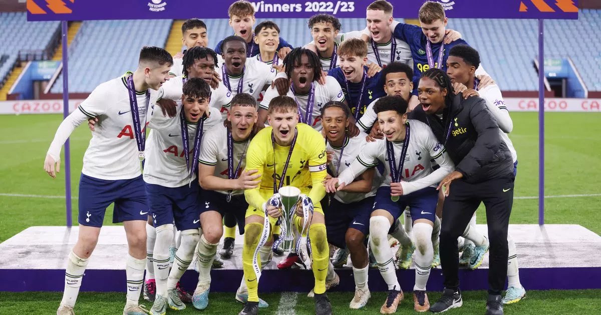 Lilywhite_Rose's tweet image. What a win for the U21’s last night in the semi-final. 

0-3 down at half-time 4-3 winners 🔥 

Majority of this group:

2022 U17 Prem cup losing finalists 
2023 U17 Prem league cup winners
U18 Prem league cup winners 
2024 U21 league format winners
U21 premier finalists (TBC)