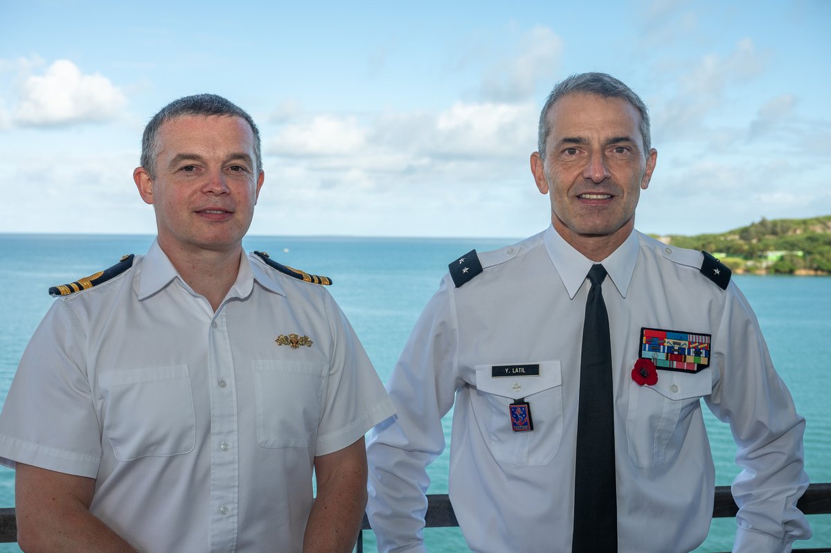 BrigGen Latil had the pleasure of welcoming @hms_tamar’s CDR Gel, who was in Nouméa until 2 May, as well as HMNZS Canterbury’s CDR Heslop and Col Childs, NZDF DJTF,who were also in Nouméa until today. Fair winds & following seas! #cooperation #interoperability #maritimesecurity