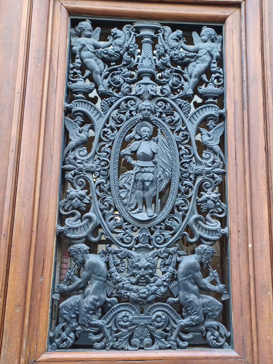#FerrousFriday Iron door plaques #Paris