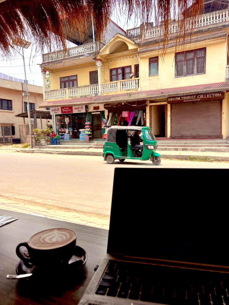 lexlimbu's tweet image. Logging on from the Terai 😍 #Sauraha #Chitwan