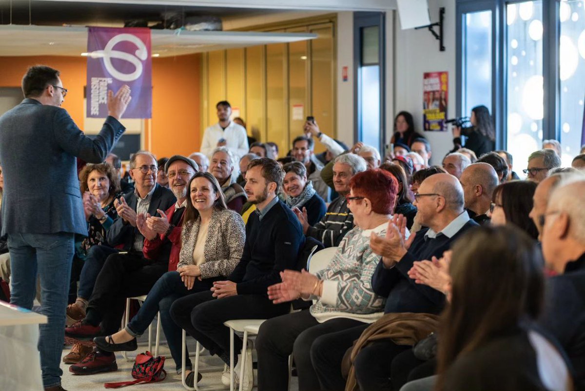 Beau succès à #Toulouse pour notre réunion publique sur le travail et les services publics avec ma collègue @leilachaibi, @slappy_w dirigeant syndical cheminot et @YohanTailland1 dirigeant syndical VTC, tous deux candidats sur la liste #UnionPopulaire menée par @ManonAubryFr !