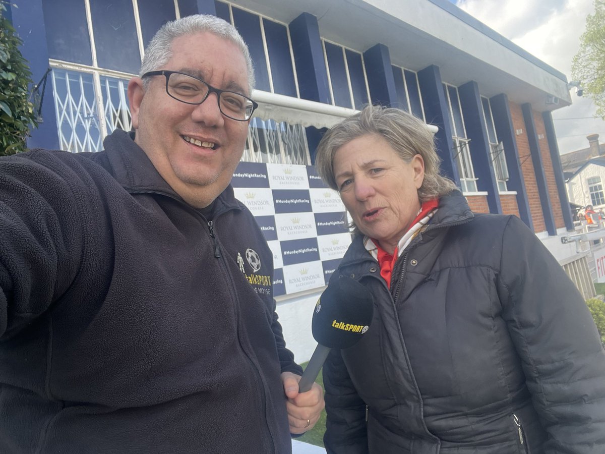 🏇🏻𝐑𝐀𝐂𝐈𝐍𝐆 𝐋𝐈𝐕𝐄 1-3pm @talkSPORT2 🎙️@Lee__McKenzie & @RadioEmmet with Day One of the Guineas Meeting at @NewmarketRace 🎙️my interview with @johnsonhoughton Tips from @TonyMacRacing 🧮 ➕ More! 📻 Listen 👉 talkSPORT.com/Live2