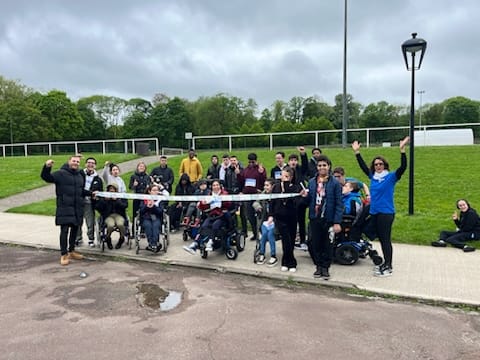 Belle journée à l'Erea Jean Monnet aujourd'hui, course contre la faim au près Saint Jean pour les secondes. 
Cérémonie pour notre 1ere  promotion d'apprenti BTM cordonnerie en compagnie de  Mme Bécart et de lions club qui a offert les trousses de botterie aux apprentis. Merci