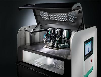 Auf der NPE 2024 demonstriert ein „Freeformer 750-3X“ von <a href="/arburgworld/">ARBURGofficial</a> in Hochtemperaturausführung den 3D-Druck hochwertiger Funktionsteile aus dem in der Luft- und Raumfahrt häufig eingesetzten Werkstoff Ultem 9085. buff.ly/4b5TSyz