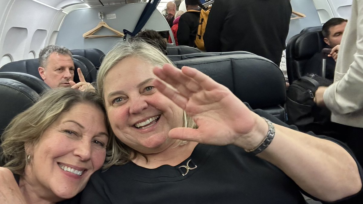 2:12AM and I’m finally on the plane, seated next to a woman I met in the bathroom at O’hare. Yes, I can make friends anywhere! Turns out Pam and I have several friends in common and she’s a huge @jimmybuffett fan! We’re #JazzFest bound!