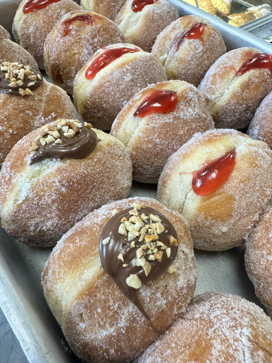Doughnuts Available Friday & Saturday!!! This weekend they are🔺Nutella 🔺classic jam! #doughnuts #donuts #donut #doughnut #jamdoughnut #jam #nutella #chocolate #homemade #shoplocal #shop #bakery #harrogate #coldbathroad #yorkshire #food #mannabakeryharrogate