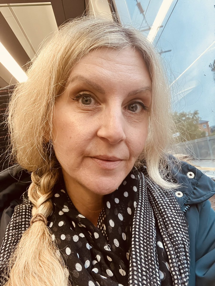 Off to do a #meisner workshop today. I love this acting method. It will be great to have a refresh with @BothFeetActing 
#actorslife #fridayvibes #actress #doingmything #bothfeetactingschool #improveyourcraft #london #dayout #adventures