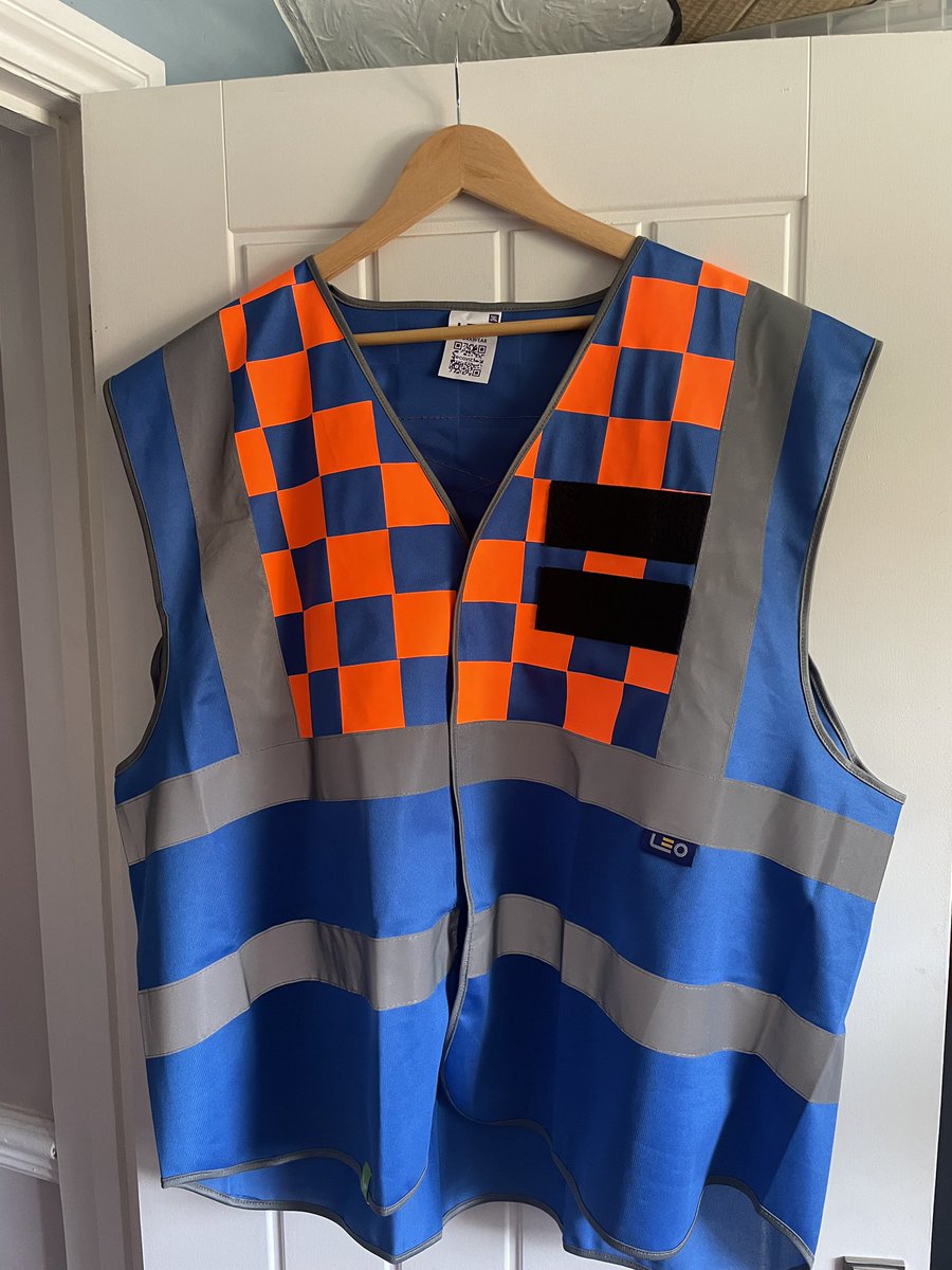 StonestreetSar's tweet image. We love it when an idea comes to life - these vests are off to Duncan and the @NorthCumbriaSAR 

We created these vests so they are flexible and multi use - thank you Duncan for trusting us with this custom kit!

#sarstore #searchandrescue #customkit #jesip