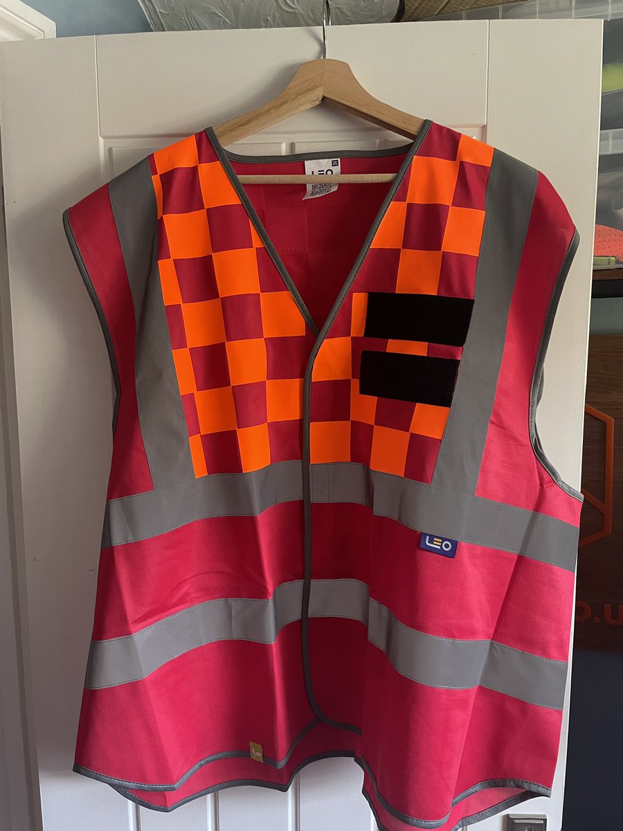 StonestreetSar's tweet image. We love it when an idea comes to life - these vests are off to Duncan and the @NorthCumbriaSAR 

We created these vests so they are flexible and multi use - thank you Duncan for trusting us with this custom kit!

#sarstore #searchandrescue #customkit #jesip