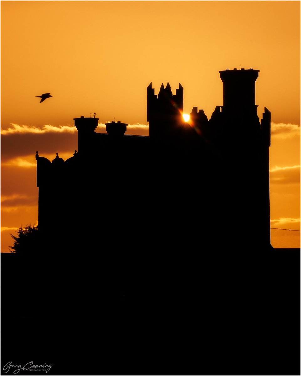 The sun setting over Bremore Castle, Balbriggan. #bremore #bremorecastle #balbriggan #ourbalbriggan #sunsetlovers #sunsetphotography #silhoutte #castle #irelandseastcoast