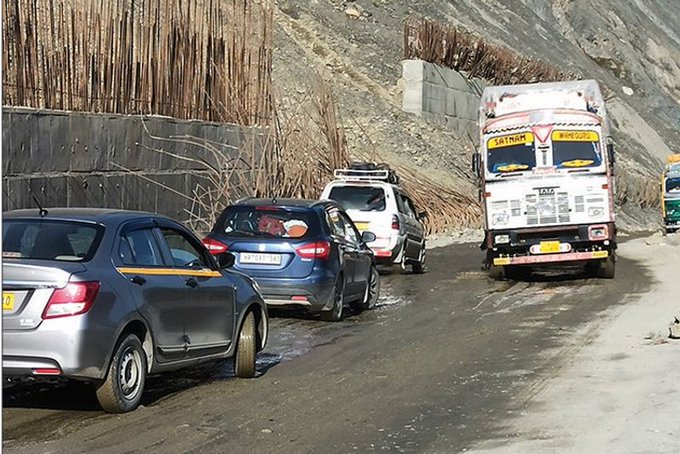 Srinagar-Jammu National Highway remains open.

#JAMMU  #Srinagar  #NATIONALHIGHWAY