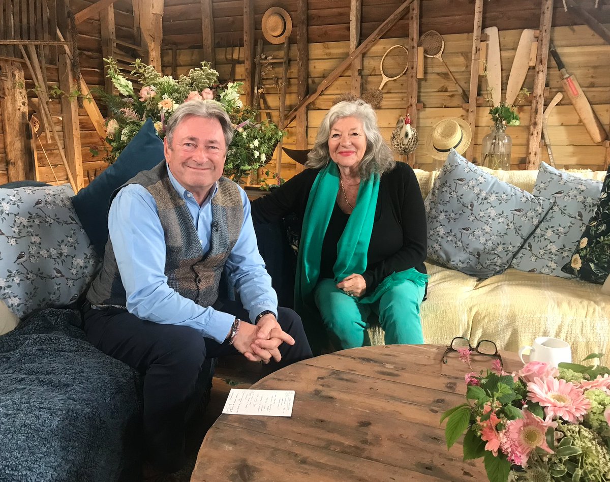 Coming up on Sunday morning (5th May). I was given the opportunity to chat with a hero of mine: gardener, writer, TV presenter and all round-gentleman. Do tune in. Alan Titchmarsh is just lovely @TitchmarshShow
