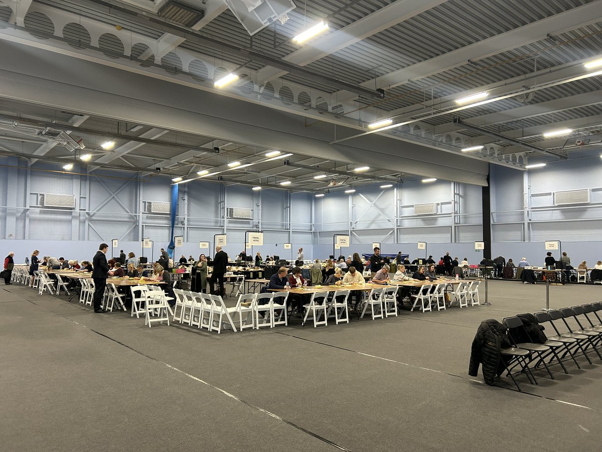 We’re at Andover Leisure Centre this morning, hard at work verifying and counting the votes for the Hampshire and Isle of Wight Police and Crime Commissioner election. Our results will feed into the regional hub down in Southampton🗳️