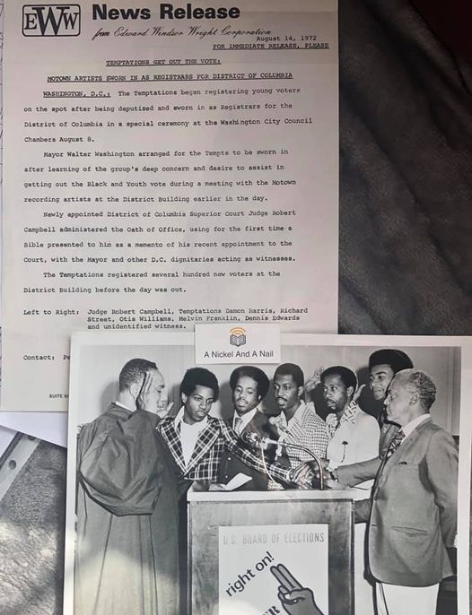 The Temptations are being sworn in as registrars by the Mayor of Washington to encourage the youth vote (dated Aug 24, 1972). #TheTemptations #motown