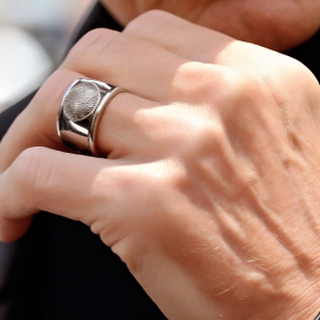 Capture the essence of sophistication with our handcrafted signet rings. #SophisticatedStyle