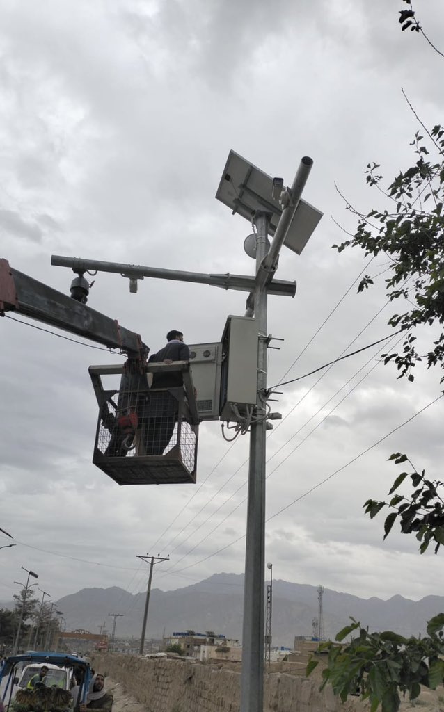 Field supervisors are conducting checks on the Quetta Safe City cameras.
#QuettaSafeCity #govofbalochistan #trafficpolicequetta #quettapolice #quettabalochistan