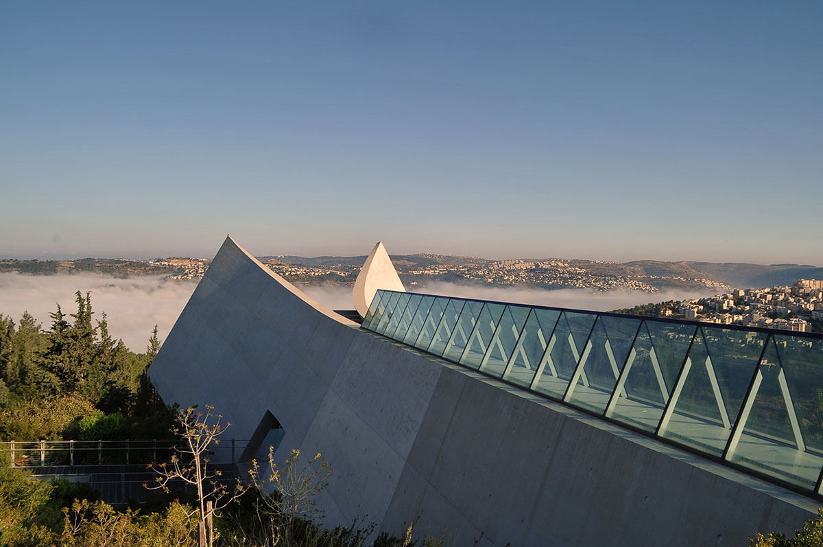 On Sunday, 5 May 2024, the eve of #YomHashoah, Yad Vashem will be open from 9:00 to 12:00 only.
 
On Monday, 6 May 2024, Yom Hashoah, Yad Vashem will be open from 8:30 to 16:00.

Visits to the Holocaust History Museum should be reserved online: bit.ly/3WpfYYl