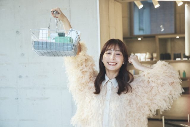コスメ愛にあふれる宇垣美里さんが、韓国・ソウル屈指のビューティスポット「AMORE聖水（アモーレ ソンス）」に！
宇垣さんのお目にかなった、今買うべきコスメとは？…