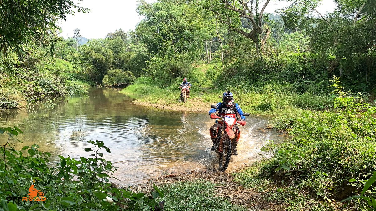 While hot weather riding has its challenges, it's all part of the motorcycling experience. 🌄

📲 vietnammotorbikerental.com

#vietnam #xuhuong2024 #trending2024 #motorbike #motorcycle #tour #rental #honda #XR150L #CRF250L #CRF300L #dualenduro #motocross #offroadvietnam #offroad