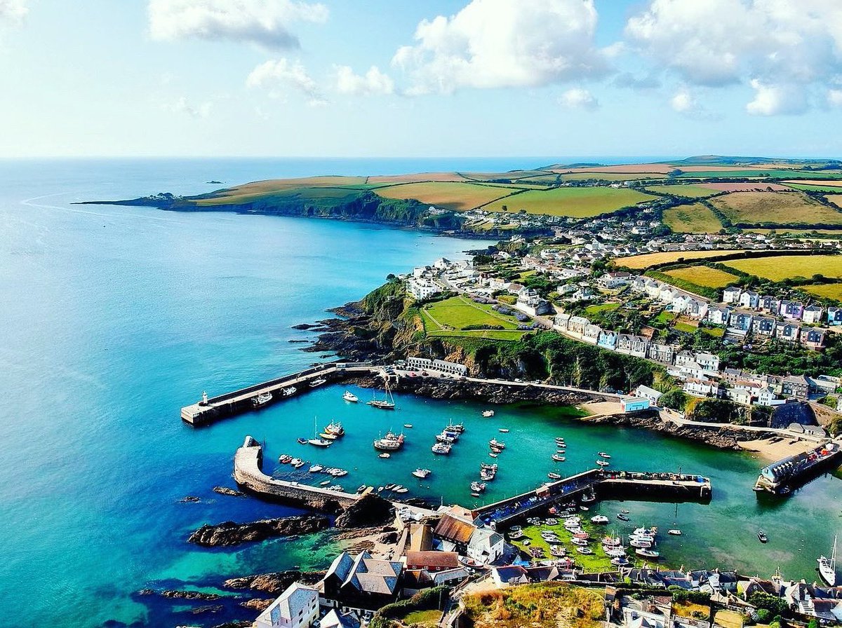 Mevagissey, the ever popular harbour side town on the south coast of Cornwall.

Download a FREE Tourist Information map of the area here… freemapsofcornwall.co.uk

📸 @dancartwrightmusic