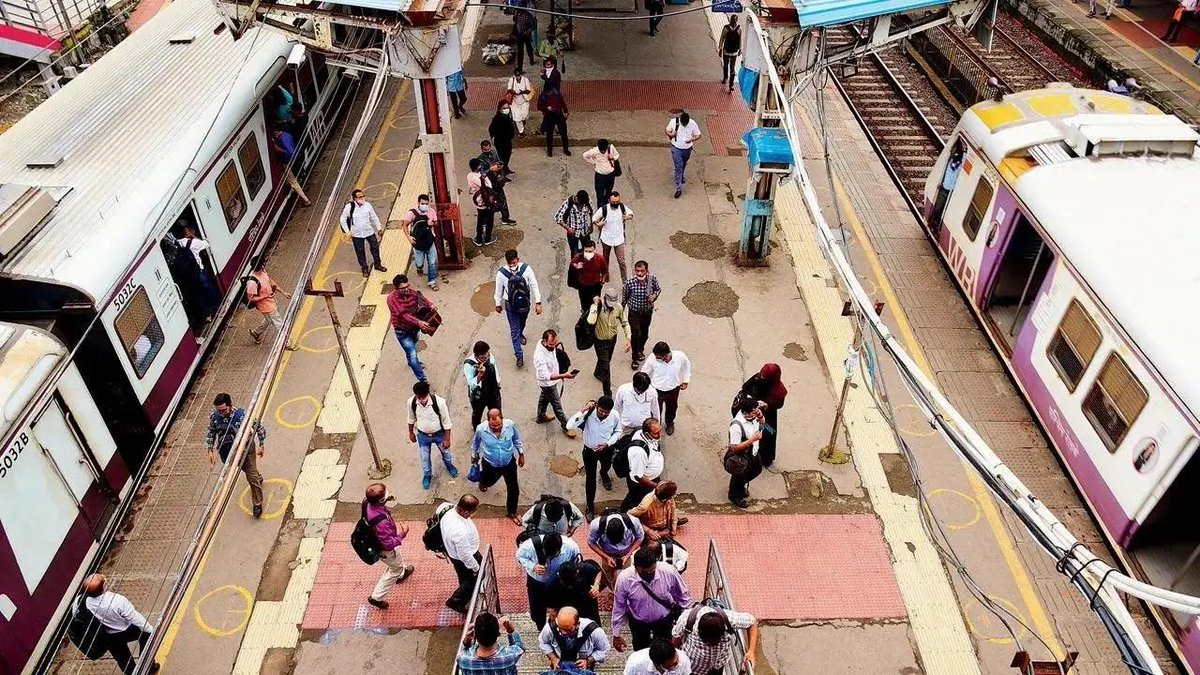 Mumbai local train updates: Western Railway to operate night block between Mumbai Central and Mahim, check details  

#mumbailocaltrain #westernrailway #mumbainews #mumbaitrains #mumbai #maharashtra #MiddayNews

mid-day.com/mumbai/mumbai-…