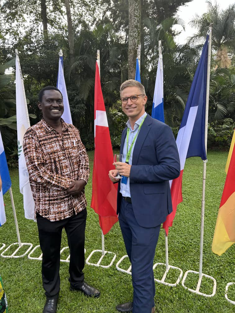 Congratulations💪 Yesterday I was lucky to meet Ugandan academic, cartoonist and #humanrights defender @SpireJim who is the receipient of the 2024 EU Human Rights Defenders Award #EUHRDAward2024. Keep up the good work!