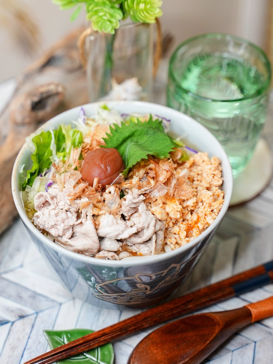 適当肉うどん
休みだらけてたら寝て終わってた😂
いい天気で気持ちよかった😪