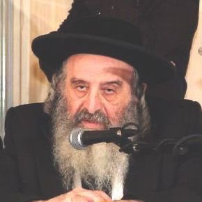 26 Nisan: R'Moshe Halberstam (1932-2006). Talmid of R'Shmuel Wosner. Rosh Yeshiva of Yeshivas Tshakawe. Author - Divrei Moshe.