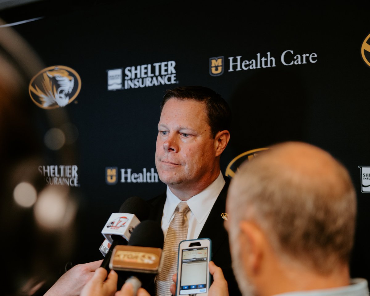 Check out new @MizzouAthletics AD Laird Veatch's first appearance with @810BorderPatrol on @SportsRadio810 at 8:05 a.m.
