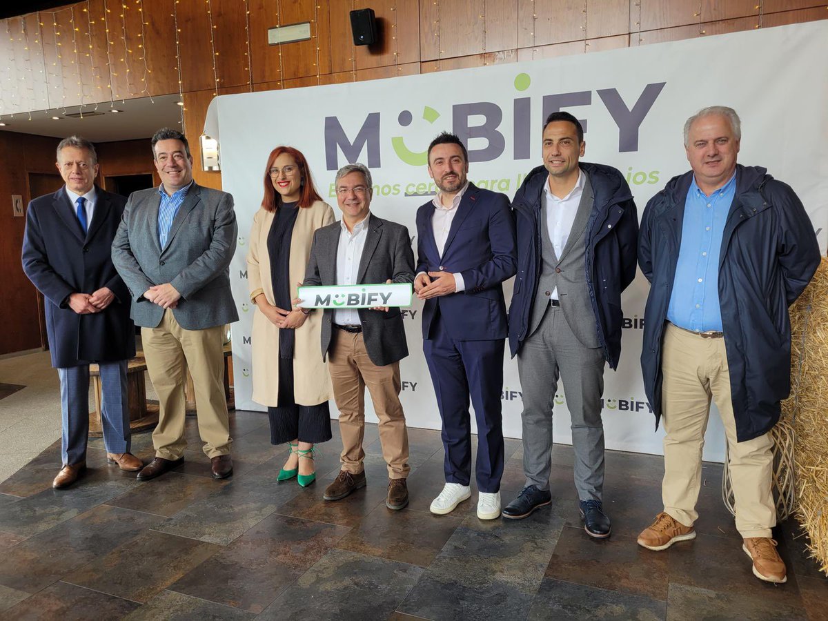 Luis Menor aplaude as iniciativas privadas de mobilidade con selo ourensán que promoven un modelo sostible. depourense.gal/index.php/actu…