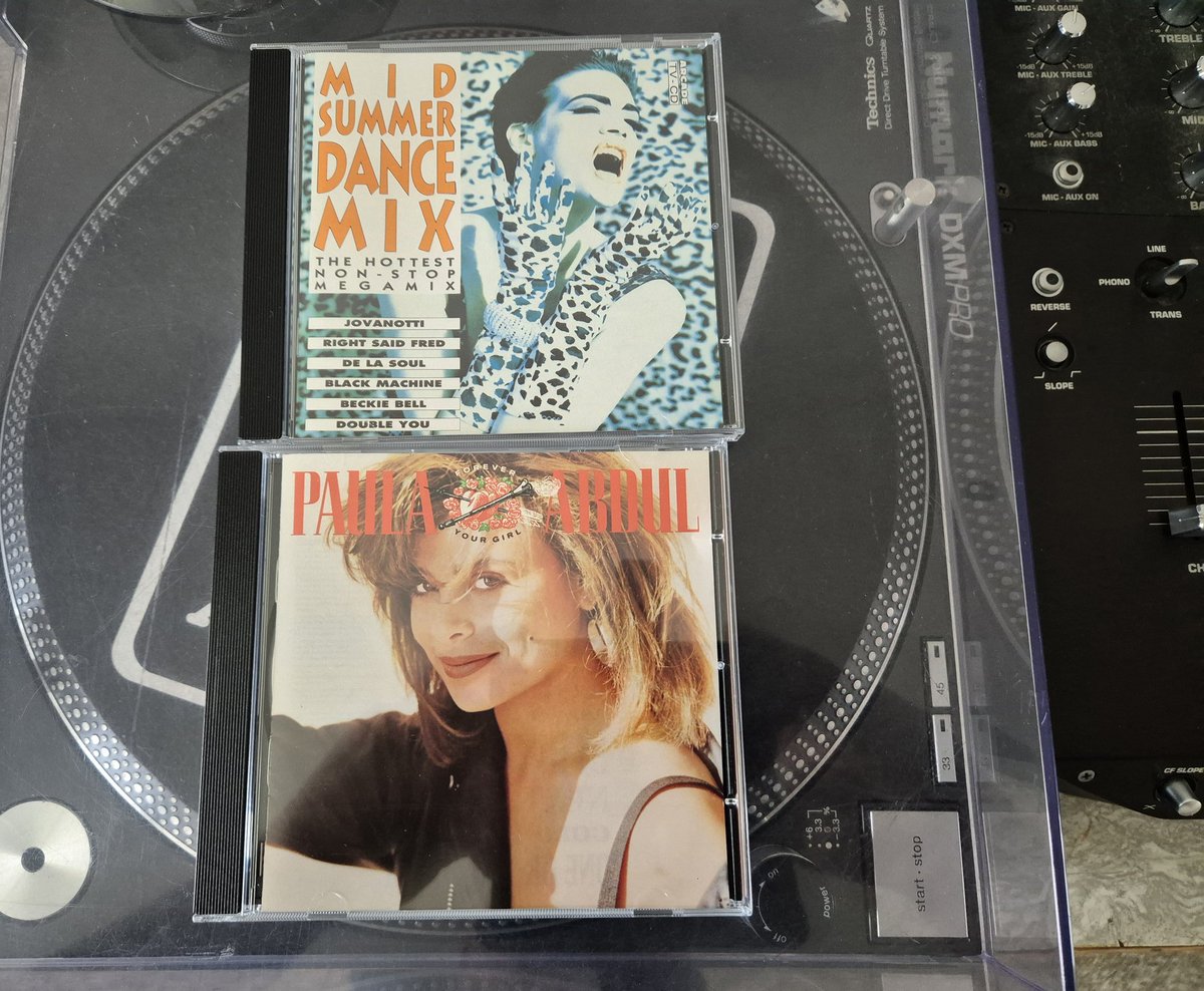 Bought another 2 cd's. Another copy of @PaulaAbdul - Forever Your Girl, and I already have a lot of those. And a dance mix from 1992, which is mixed in The Netherlands 
#paulaabdul #dancemusic #music #dancemix #cd #collection