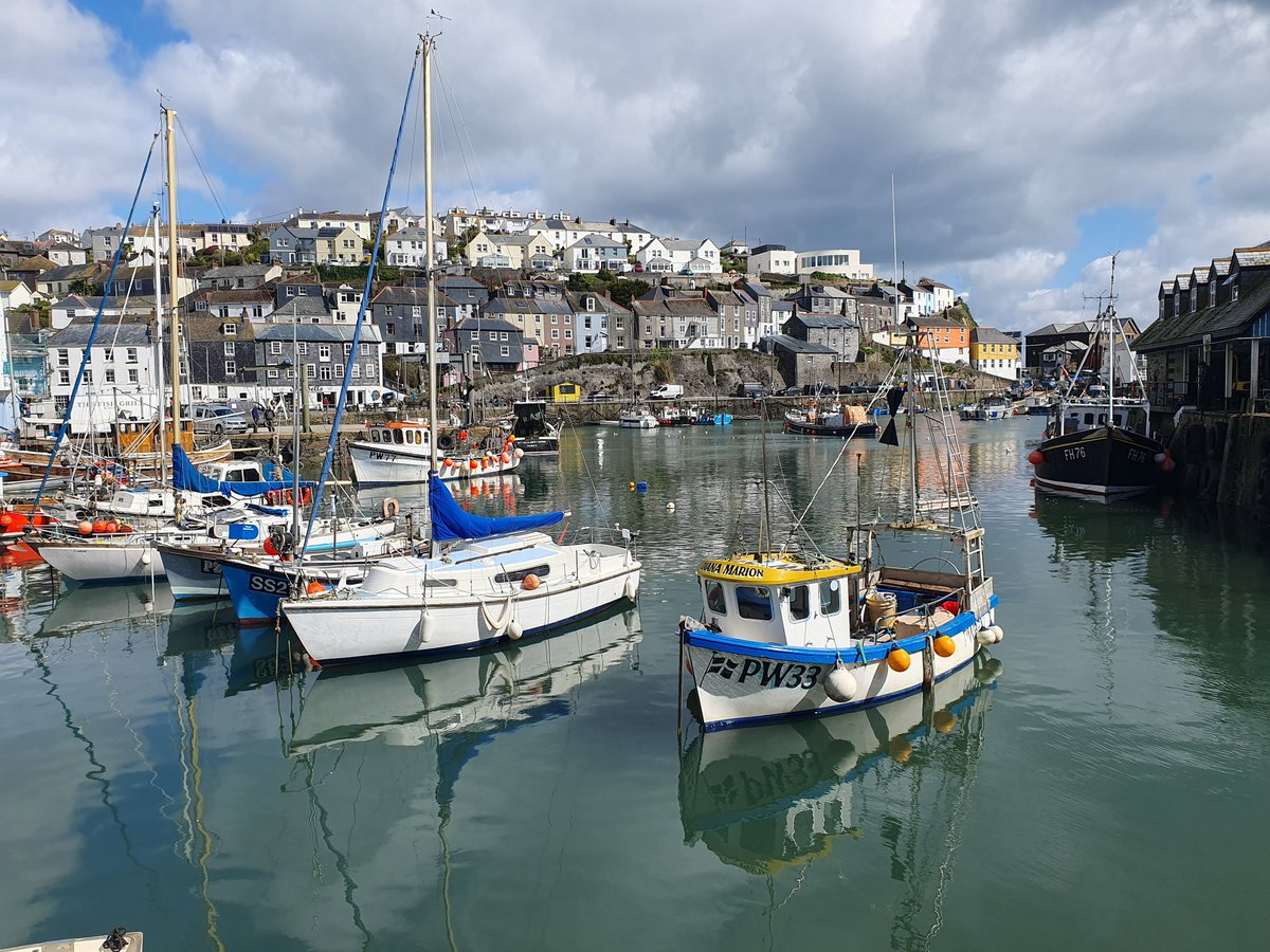 #FingerpostFriday 
A selection from my two weeks in St Just - West Cornwall last month🌞 

Coast path walk from Gorran Haven to Mevagissey all by 🚌 and 🚆 

#Kernow 
@swcoastpath