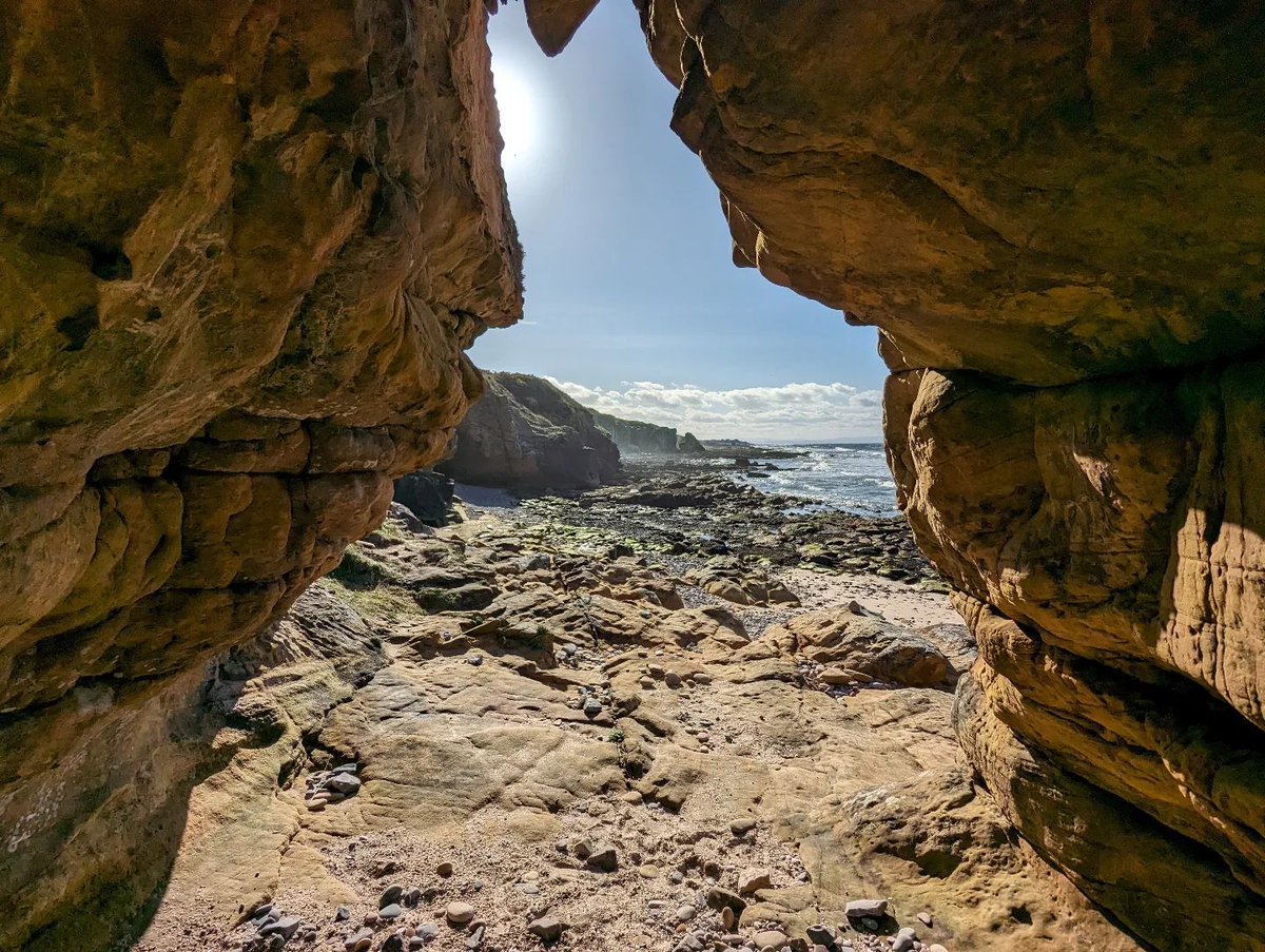 There is adventure in Moray Speyside like no other 🤩 #EscapeYourEveryday Journey along the Moray Firth Coast this summer and see spectacular landscape like this while you refresh and unwind. morayspeyside.com/inspiration/in… 📌 - Cummingston, Moray Speyside 📷 - tommo9012 (IG)