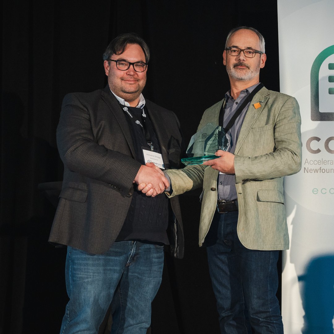 The prestigious Industry Champion Award recognizes the contribution of an individual to the growth of NL’s clean technology and environmental services sector. Congratulations to Dave Pinsent on receiving this Award. Presenting the award is Kristopher Drodge of @marineinstitue.