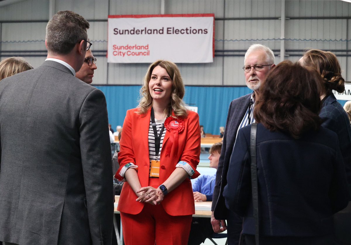 Looking confident @KiMcGuinness chats to supporters at the Silksworth Centre in Sunderland, waiting for the result of the North East Mayoral election 2024. Pic by @RaoulDixonNNP @SunderlandUK @LabourNorth @UKLabour