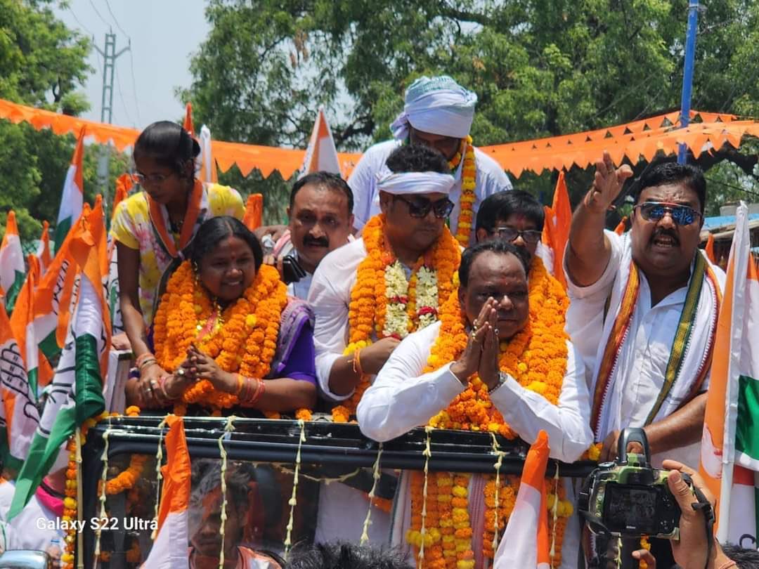 Sundergarh Loksabha Congress Candidate Shri Janardan Dehury Ji, Sundergarh Assembly Candidate Smt. Sudharani Ji, Rajgangpur Assembly Candidate  Shri Razzen Ekka Ji, And Talsara Assembly Candidate Shri Devendra bhatria Ji filled his nomination With thousands of congress workers.