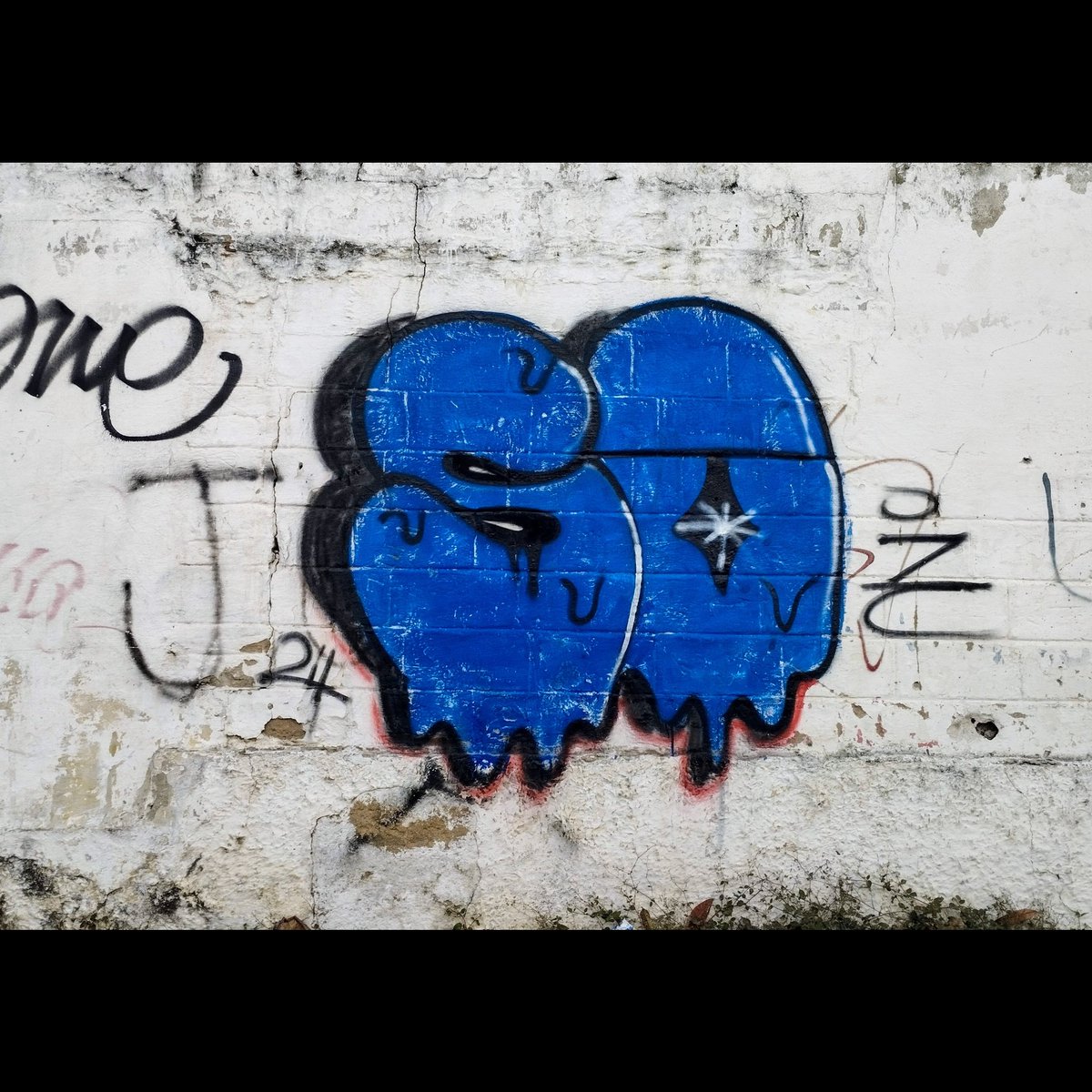 Buenos días 🌞  para todos!
 #BEARD #urbanart #StreetArt #grafittiart #graffiti #Blue #beardedmen #beardtwitter