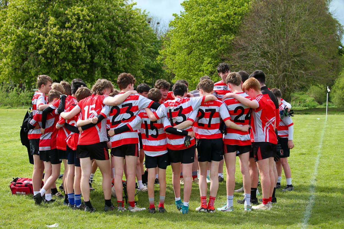 1st & 2nd years were runners up in the Fr Leahy Gaelic Football blitz at Newbridge College. They beat Kilkenny College in the SF but lost by 1 pt to Newbridge in the final. The team enjoyed the relaxed atmosphere - thanks @NewCol_Official for a great day.🔴⚪ #GlenstalAbbeySchool