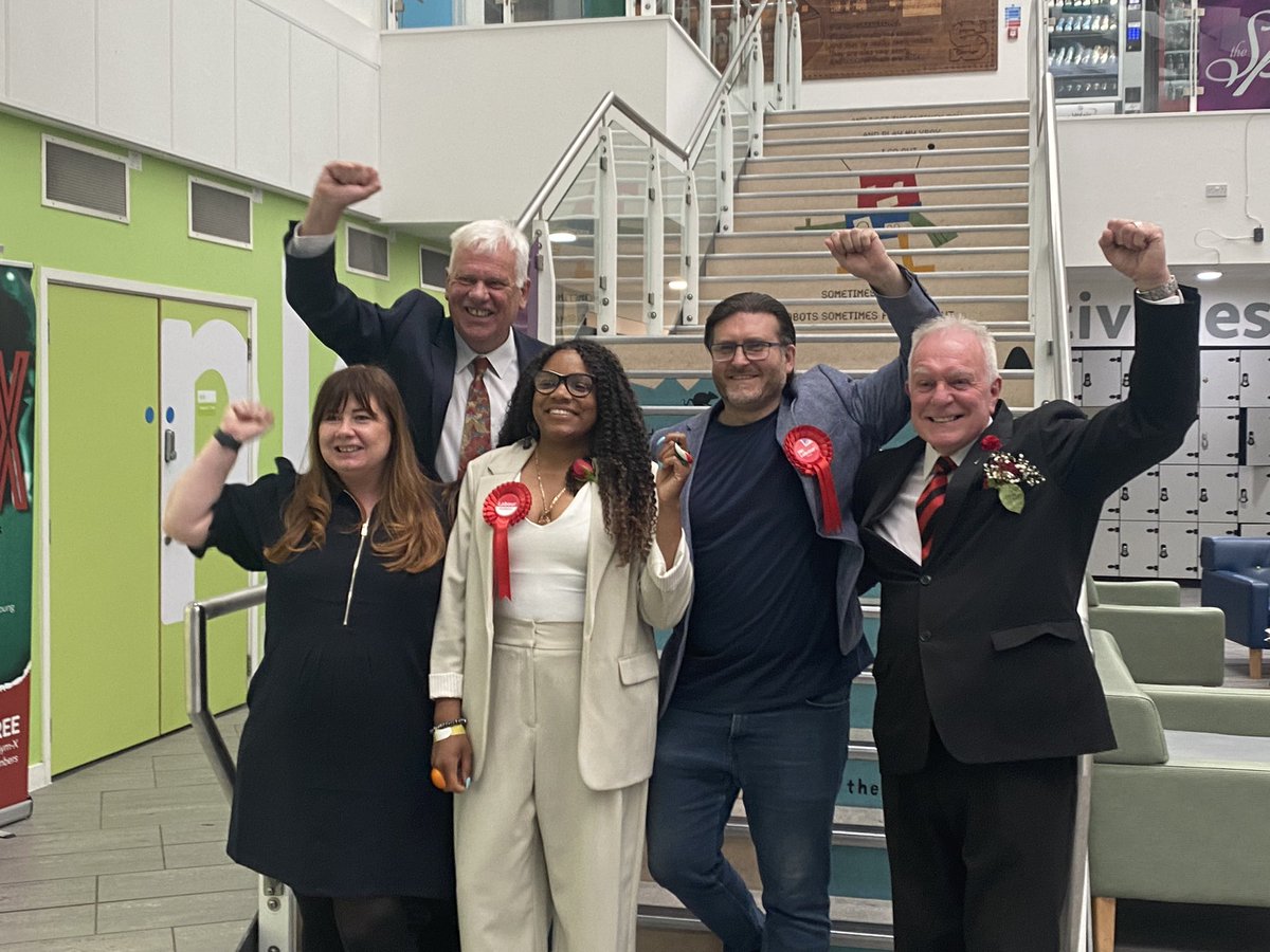 @chantellelunt Here’s some celebrations - featuring new Labour councillor @chantellelunt @Knowsley_Leader and the @UKLabour prospective Parliament candidate @anneliese_midge
