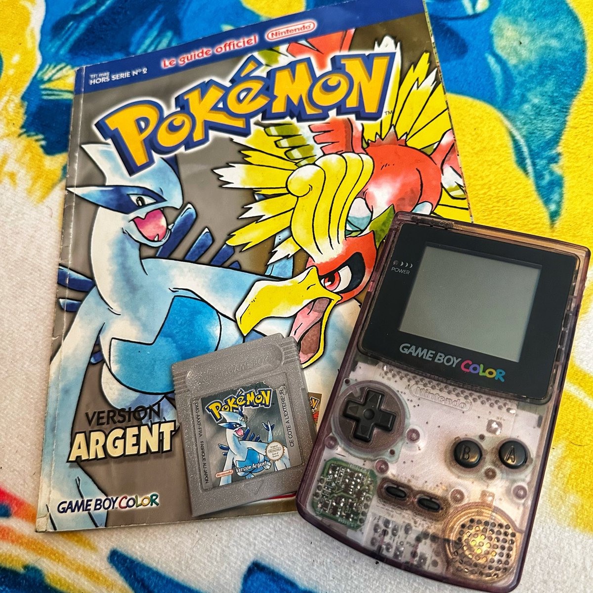 La génération Or/Argent/Crystal a été la meilleure de tous les temps pour moi 🥹 tu ressors ta Game Boy Color violet translucide, ton jeu et surtout le guide officiel Or/Argent Nintendo !🔥 pour ne rien rater !
Quels souvenirs 🥹
.
#pokemon #gameboycolor #annees2000 #années2000