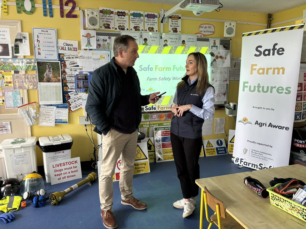 Thanks to Richard from the @RoscommonHerald and Seamus from @rosfmradio1 for joining us this morning for our farm safety workshop in Athleague Co. Roscommon. It’s hugely important to be able to showcase the significance of educating the next generation on being safe on farms…