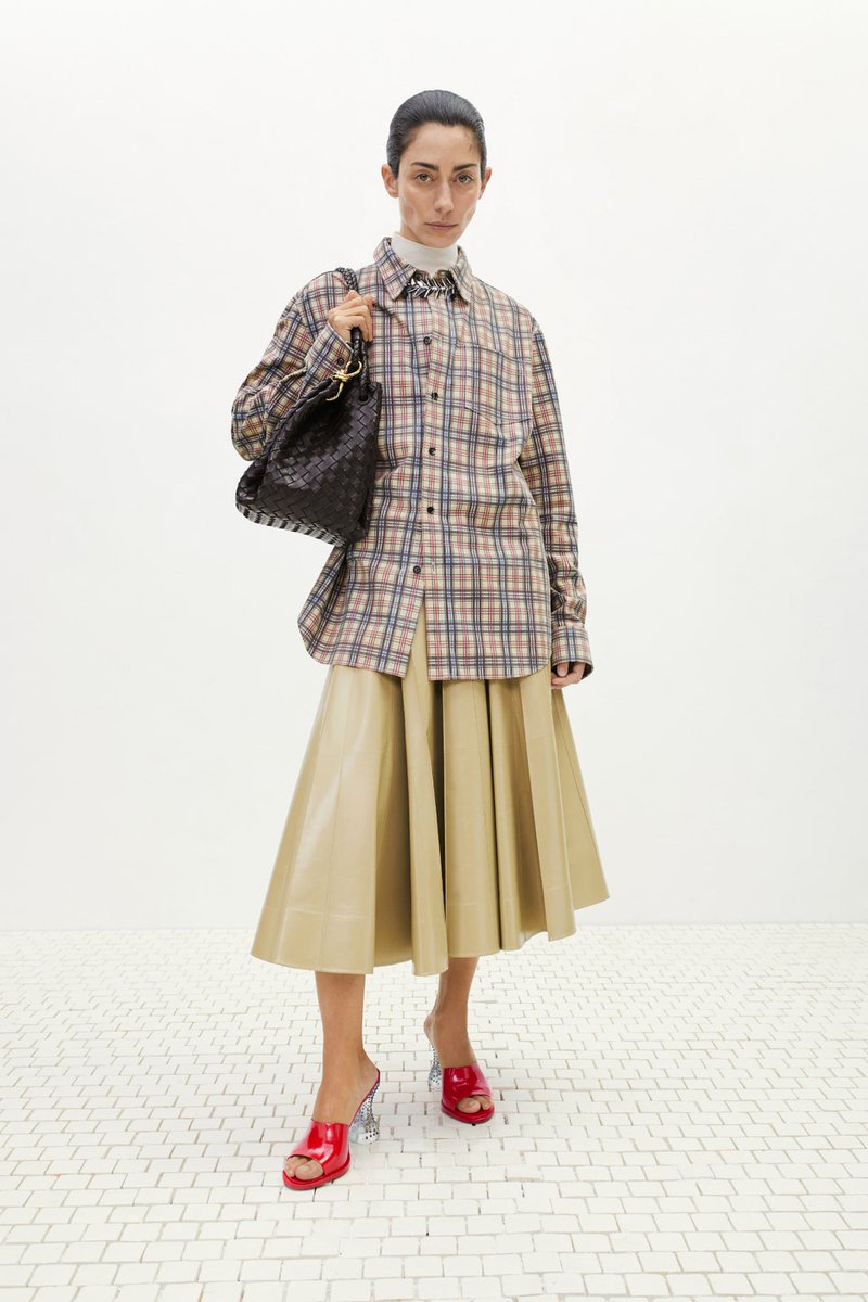 LadymiaMicky's tweet image. Collezione PreFall 24 Bottega Veneta #BottegaVeneta #PreFall24 #moda #outfit #look #fashion #fashionstyle #style #fashionista #trendy #tendenza #glam #glamour #musthave 👗😍❤️