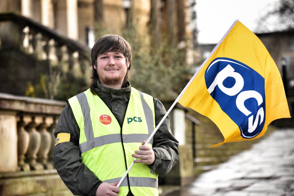 As #PCS members at National Museums Liverpool prepare to get back out on the picket lines tomorrow morning, read Cas's blog about the dispute, why they're taking more strike action and the importance of public support. pcs.org.uk/news-events/bl… (Photo credit Julian Brown)