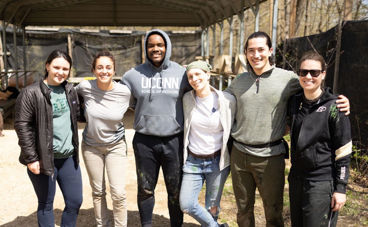 mayoclinicemres's tweet image. Tuesday was the annual Spring Retreat. Our residents chose paintball this year (a favorite)! They ran through the woods and aimed an occasional shot at the PD 🎨🔫😅 Not pictured - stopping by BBs Pizzaria afterwards 🍕